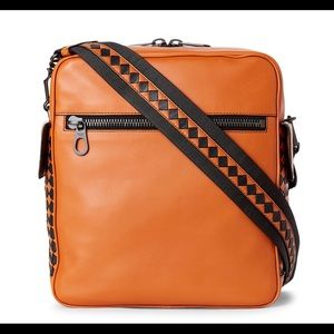 BOTTEGA VENETA pilot messenger . Bag